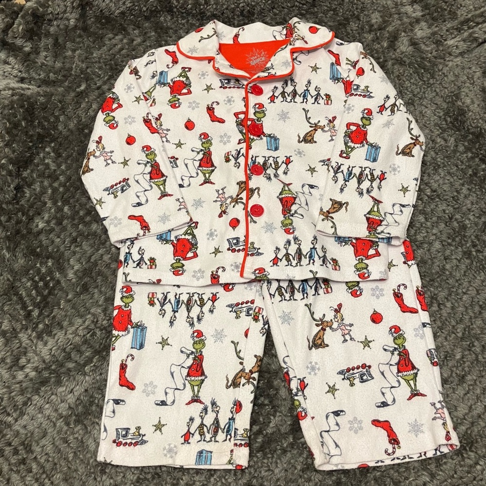 Kids 2T Dr Seuss The Grinch White Flannel Pajama Set‎